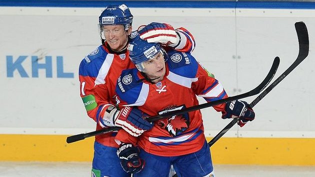 Marcel Hossa (vlevo) a Tomáš Surový se radují z gólu Lva. Marcel Hossa (vlevo) a Tomáš Surový se radují z gólu Lva.