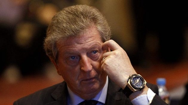 Kouč anglické fotbalové reprezentace Roy Hodgson bude mít možná co vysvětlovat. Kouč anglické fotbalové reprezentace Roy Hodgson bude mít možná co vysvětlovat.