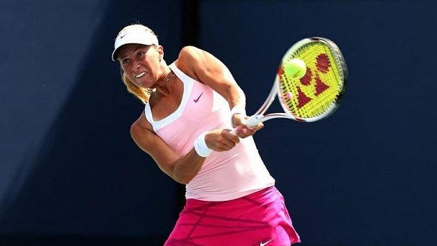 Andrea Hlaváčková (na snímku) spolu s Lucií Hradeckou postoupily do semifinále French Open. Andrea Hlaváčková (na snímku) spolu s Lucií Hradeckou postoupily do semifinále French Open.