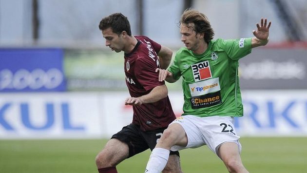 Josef Hušbauer (vlevo) zachránil Spartě tři body v derby s klokany. Josef Hušbauer (vlevo) zachránil Spartě tři body v derby s klokany.