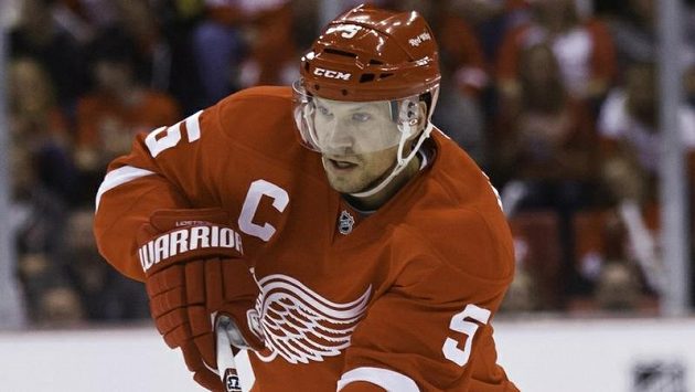 Švédský obránce Nicklas Lidström, kapitán hokejistů Detroitu. Martin Frk se bude chtít probojovat do A týmu Rudých křídel. Švédský obránce Nicklas Lidström, kapitán hokejistů Detroitu. Martin Frk se bude chtít probojovat do A týmu Rudých křídel.