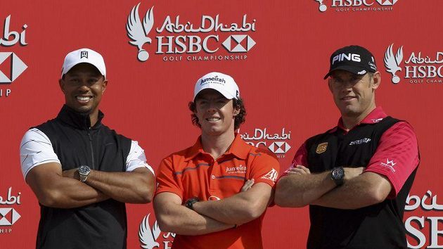 Golfisté Tiger Woods (vlevo), Rory McIlroy (uprostřed) a Lee Westwood Golfisté Tiger Woods (vlevo), Rory McIlroy (uprostřed) a Lee Westwood