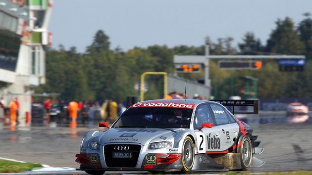 Michal Matějovský s Audi A4 DTM. Michal Matějovský s Audi A4 DTM.
