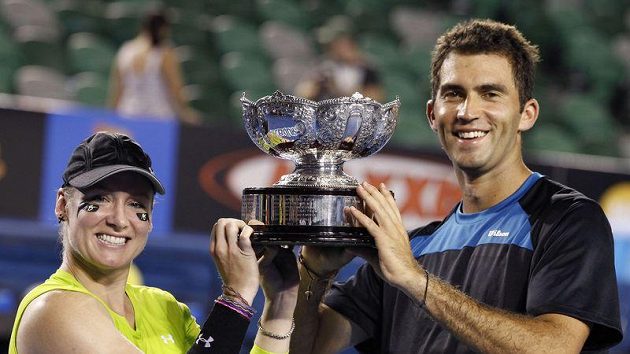 Rumunský tenista Horia Tecau a Američanka Bethanie Matteková-Sandsová vyhráli na Australian Open smíšenou čtyřhru. Rumunský tenista Horia Tecau a Američanka Bethanie Matteková-Sandsová vyhráli na Australian Open smíšenou čtyřhru.