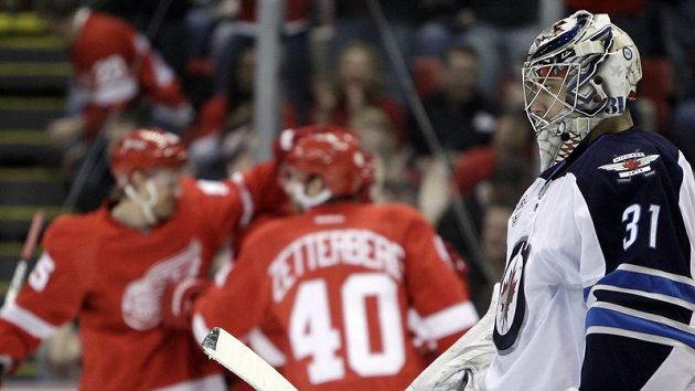 Z posledních zápasů Winnipegu je Ondřej Pavelec rozčarovaný Z posledních zápasů Winnipegu je Ondřej Pavelec rozčarovaný