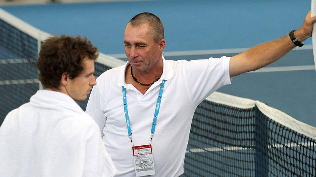 Ivan Lendl se svým svěřencem Andym Murrayem na turnaji v Brisbane. Ivan Lendl se svým svěřencem Andym Murrayem na turnaji v Brisbane.