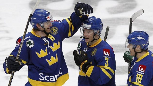 Staffan Kronwall (vlevo) byl vyhlášen nejlepším obráncem Channel One Cupu. Staffan Kronwall (vlevo) byl vyhlášen nejlepším obráncem Channel One Cupu.