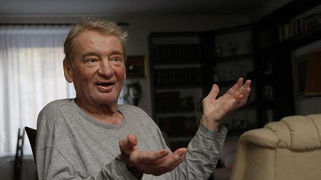 Jaroslav Holík svádí jednu z nejtěžších životních bitev - kvůli gangréně přišel o část levé nohy. Jaroslav Holík svádí jednu z nejtěžších životních bitev - kvůli gangréně přišel o část levé nohy.