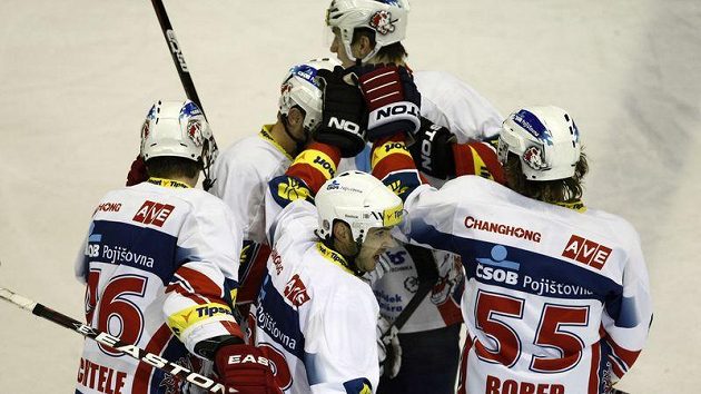 Hokejisté Pardubic v přípravě nestačili na Spartu. Hokejisté Pardubic v přípravě nestačili na Spartu.