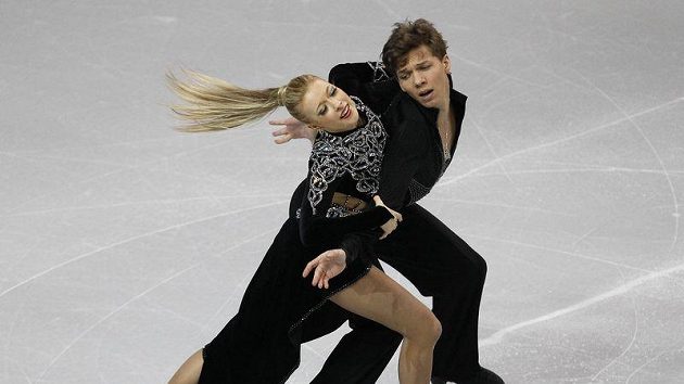 Ruští krasobruslaři Jekatěrina Bobrovová a Dmitrij Solovjov na ME první příčku. Ruští krasobruslaři Jekatěrina Bobrovová a Dmitrij Solovjov na ME první příčku.
