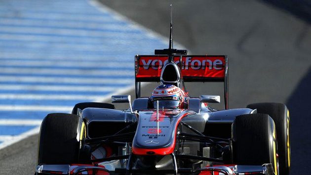 Jenson Button s vozem McLaren při testech v Jerezu. Jenson Button s vozem McLaren při testech v Jerezu.