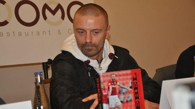Tomáš Řepka při křtu Rebela. Tomáš Řepka při křtu Rebela.