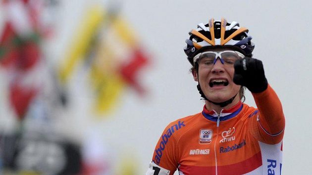 Vítězná Nizozemka Marianne Vosová. Vítězná Nizozemka Marianne Vosová.