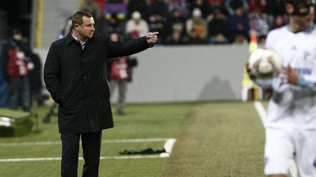 Trenér Viktorie Plzeň Pavel Vrba při pohárovém duelu se Schalke 04. Trenér Viktorie Plzeň Pavel Vrba při pohárovém duelu se Schalke 04.