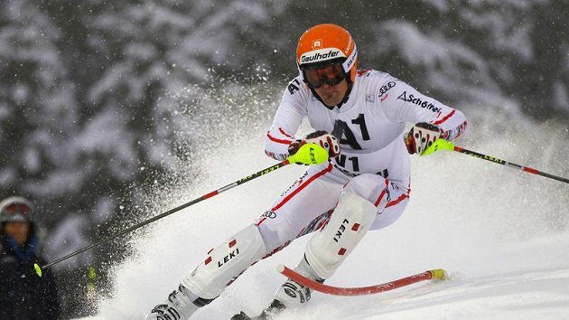 Bývalý profesionální Mathias Lanzinger je ve Flachau po amputaci nohy s protézou jako předjezdec. Bývalý profesionální Mathias Lanzinger je ve Flachau po amputaci nohy s protézou jako předjezdec.