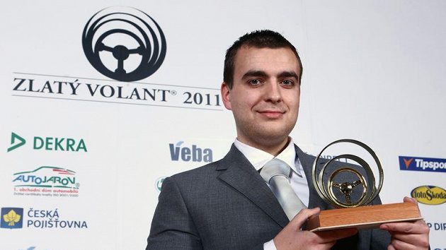 Lukáš Vojáček se Zlatým volantem pro nejlepšího vrchaře. Lukáš Vojáček se Zlatým volantem pro nejlepšího vrchaře.