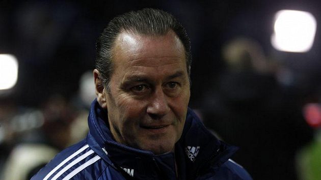 Trenér Schalke 04 Huub Stevens Trenér Schalke 04 Huub Stevens