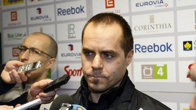 Tomáš Rolinek před novináři Tomáš Rolinek před novináři