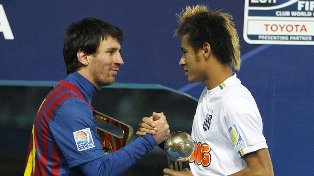 Útočník Barcelony Lionel Messi (vlevo) i útočník Santosu Neymar jsou ve výběru Gólparády. Útočník Barcelony Lionel Messi (vlevo) i útočník Santosu Neymar jsou ve výběru Gólparády.