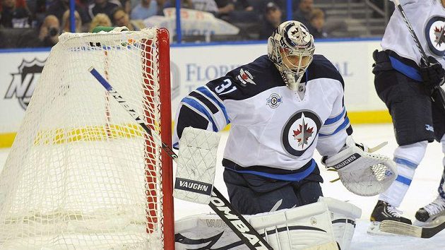Ondřej Pavelec měl proti Tampě třicet úspěšných zákroků. Ondřej Pavelec měl proti Tampě třicet úspěšných zákroků.
