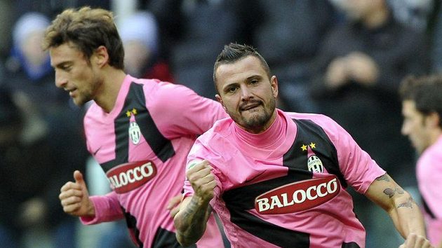 Simone Pepe z Juventusu (vpravo) se raduje z branky Simone Pepe z Juventusu (vpravo) se raduje z branky