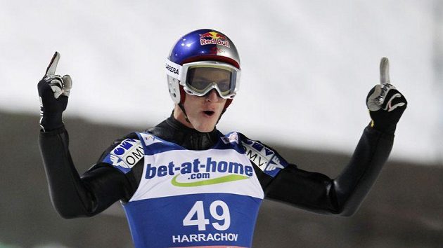 Rakouský skokan na lyžích Gregor Schlierenzauer možná ohrozí Hannawaldův rekord. Rakouský skokan na lyžích Gregor Schlierenzauer možná ohrozí Hannawaldův rekord.