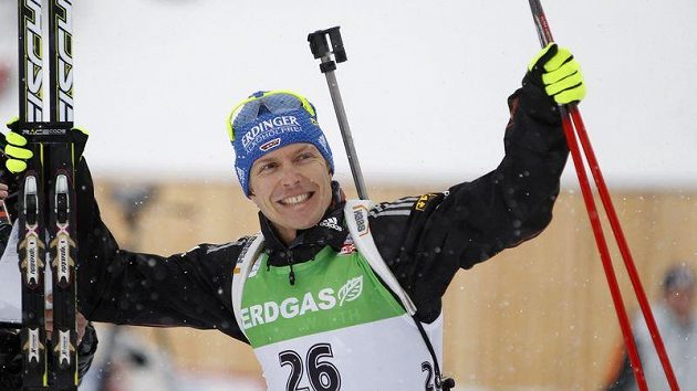 Německý biatlonista Andreas Birnbacher se raduje z vítězství Německý biatlonista Andreas Birnbacher se raduje z vítězství