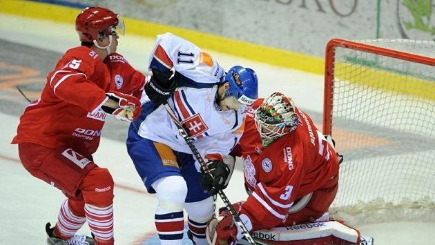 Slovenský hokejový útočník Rastislav Špirko v dresu slovenské reprezentace Slovenský hokejový útočník Rastislav Špirko v dresu slovenské reprezentace