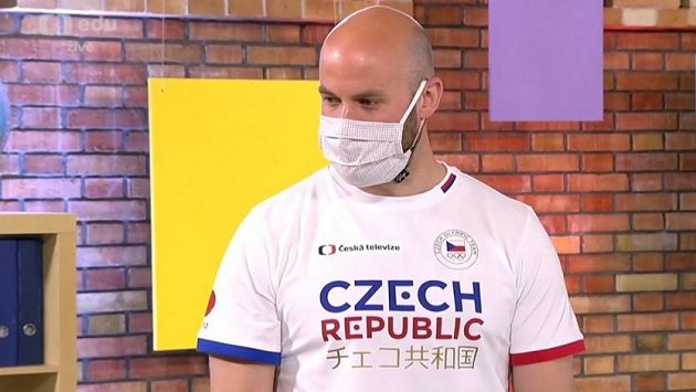 Hokejista Radek Smoleňák jako host v pořadu České televize UčíTelka. Hokejista Radek Smoleňák jako host v pořadu České televize UčíTelka.