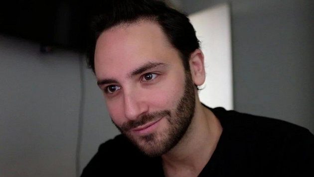 Bývalé esportový šampion a populární streamer Byron „Reckful“ Bernstein zemřel. Bývalé esportový šampion a populární streamer Byron „Reckful“ Bernstein zemřel.