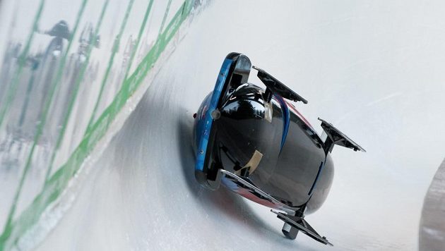 Noži vzhůru se ve Whistleru klouzal ledovým korytem také český dvojbob pilotovaný Dominikem Dvořákem. Noži vzhůru se ve Whistleru klouzal ledovým korytem také český dvojbob pilotovaný Dominikem Dvořákem.