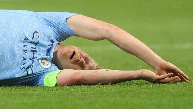 Zraněný Kevin De Bruyne, kapitán Manchesteru City... Zraněný Kevin De Bruyne, kapitán Manchesteru City...