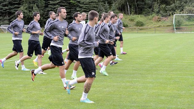 Fotbalisté Jablonce se připravují na úvodní duel třetího předkola Evropské ligy proti norskému týmu Strömsgodset IF. Fotbalisté Jablonce se připravují na úvodní duel třetího předkola Evropské ligy proti norskému týmu Strömsgodset IF.