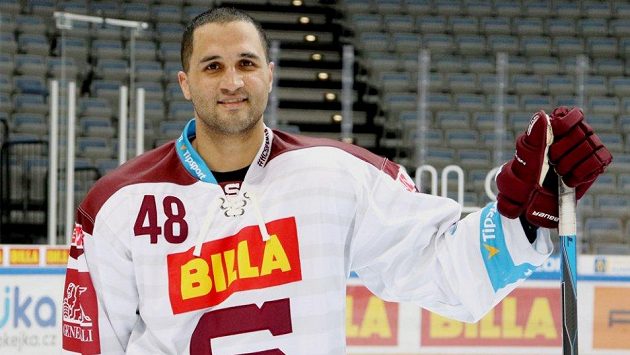 André Deveaux v dresu hokejové Sparty. André Deveaux v dresu hokejové Sparty.