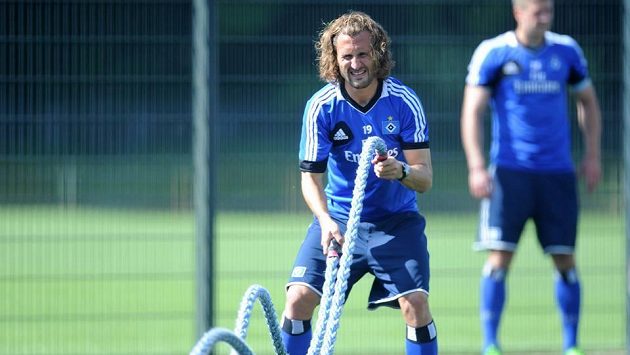 Český fotbalový záložník Petr Jiráček bude mít v HSV nového kouče.. Český fotbalový záložník Petr Jiráček bude mít v HSV nového kouče..