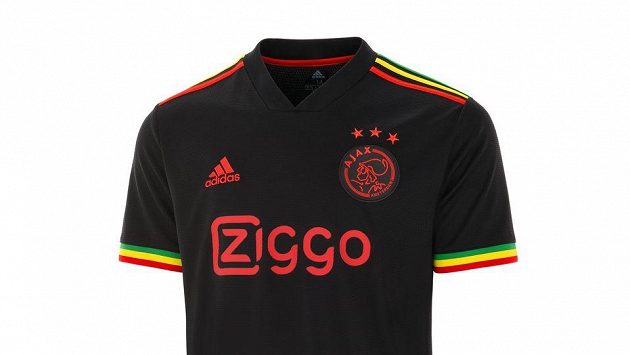 Z třetí sady dresů Ajaxu se stal hit. Z třetí sady dresů Ajaxu se stal hit.