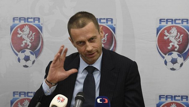 Prezident UEFA Aleksander Čeferin při návštěvě Prahy. Prezident UEFA Aleksander Čeferin při návštěvě Prahy.