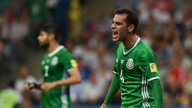 Kapitán mexické reprezentaccde Rafael Márques se do mužstva vrátil a bude startovat na pátém šampionátu. Kapitán mexické reprezentaccde Rafael Márques se do mužstva vrátil a bude startovat na pátém šampionátu.