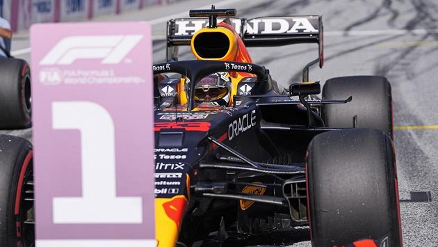 FORMULA ONLINE: Verstappen or Hamilton?  So far, the Red Bull fighter is better off