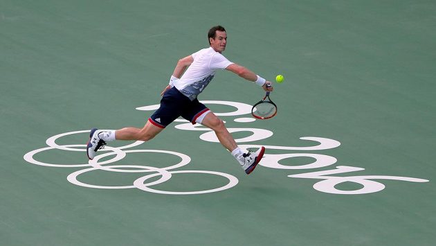 Britský tenista Andy Murray se připravuje v dějišti her v Riu. Britský tenista Andy Murray se připravuje v dějišti her v Riu.