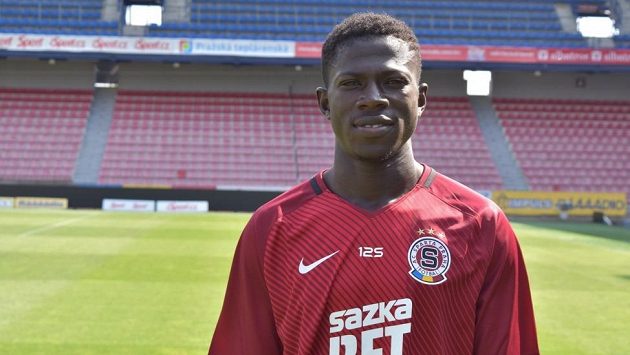 Ghanský útočník Zuberu Sharani se stal novou posilou fotbalistů Sparty. Ghanský útočník Zuberu Sharani se stal novou posilou fotbalistů Sparty.