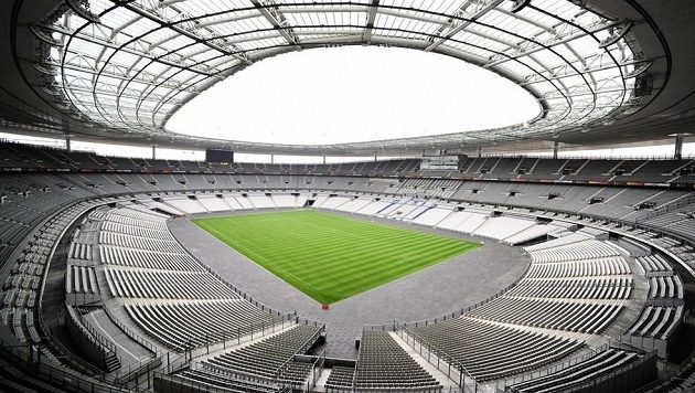 Stadión Stade de France v pařížské čtvrti Saint-Denis. Stadión Stade de France v pařížské čtvrti Saint-Denis.