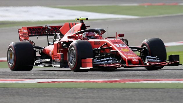 Nejrychlejším mužem úvodního tréninku na Velkou cenu Bahrajnu F1 byl Charles Leclerc s Ferrari. Nejrychlejším mužem úvodního tréninku na Velkou cenu Bahrajnu F1 byl Charles Leclerc s Ferrari.