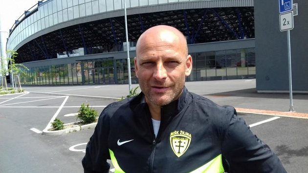 Trenér fotbalistů Žiliny Adrián Gula. Trenér fotbalistů Žiliny Adrián Gula.
