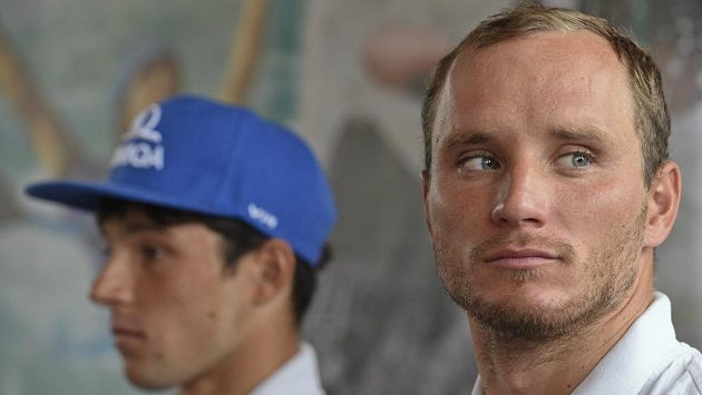Vít Přindiš (vpravo) před startem Českého poháru ve vodním slalomu. Vít Přindiš (vpravo) před startem Českého poháru ve vodním slalomu.