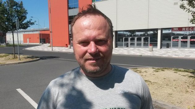 Trenér hokejových Karlových Varů Martin Pešout. Trenér hokejových Karlových Varů Martin Pešout.
