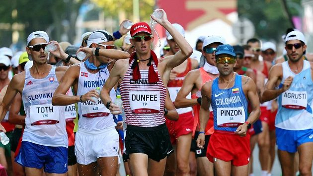 Slovenský chodec Matej Tóth (úplně vlevo) v olympijském závodu na 50 km, po kterém ukončil kariéru. Slovenský chodec Matej Tóth (úplně vlevo) v olympijském závodu na 50 km, po kterém ukončil kariéru.
