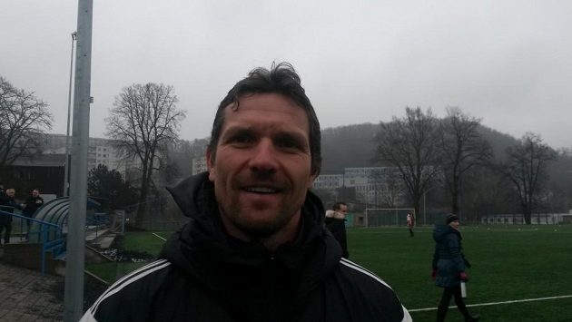 Trenér fotbalistů Dukly Jaroslav Hynek. Trenér fotbalistů Dukly Jaroslav Hynek.