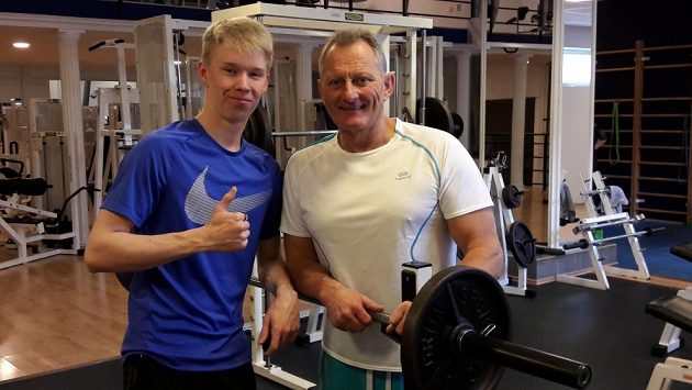 Kalle Rovanperä, finský pilot týmu Škoda Motorsport, při kondičním tréninku v Česku s týmovým trenéram Jaromírem Jiříkem. Kalle Rovanperä, finský pilot týmu Škoda Motorsport, při kondičním tréninku v Česku s týmovým trenéram Jaromírem Jiříkem.