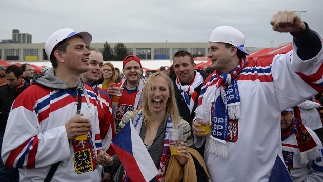 Fanoušci českého hokejového týmu. Fanoušci českého hokejového týmu.
